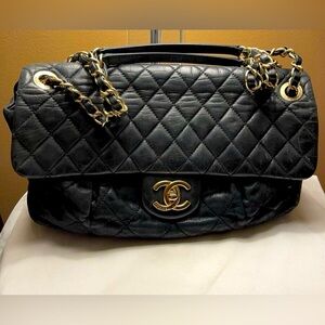 Great Chanel bag . All picture listed 100% authentic